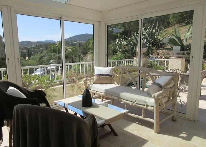 Villa Tricoli B&B avec Piscine